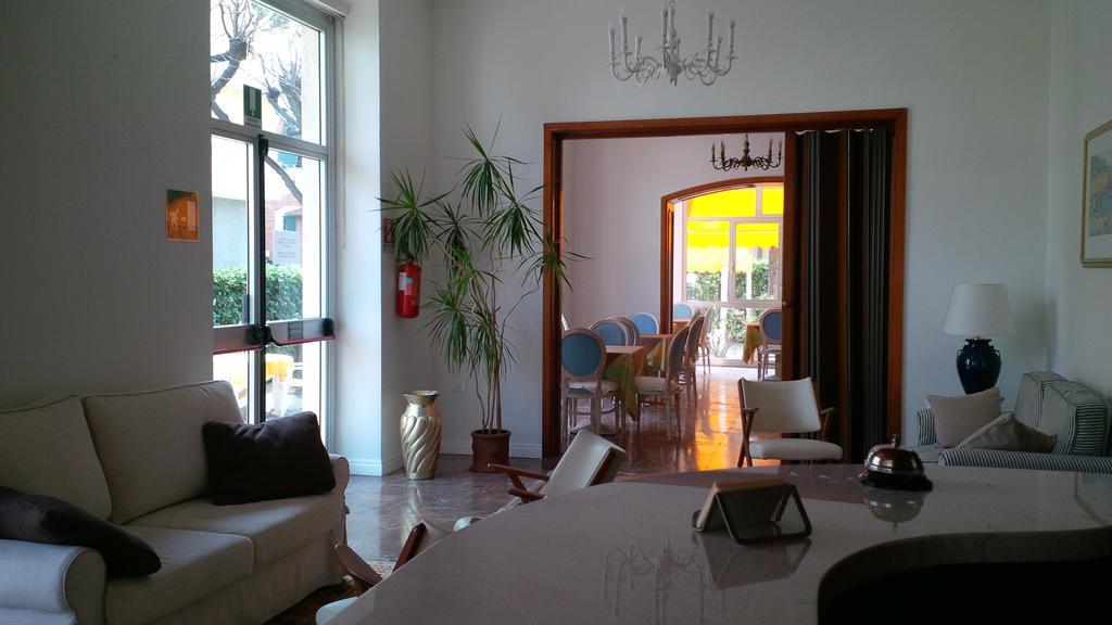 Hotel Giulia Marina di Massa Dış mekan fotoğraf