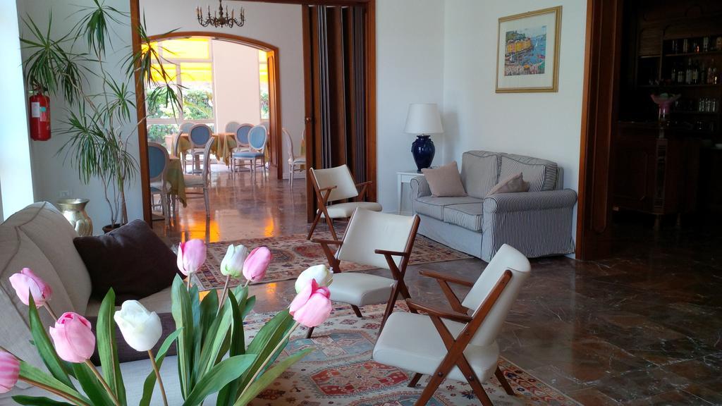 Hotel Giulia Marina di Massa Dış mekan fotoğraf