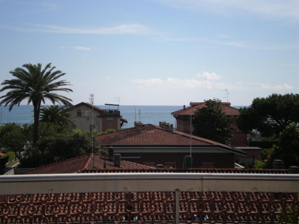 Hotel Giulia Marina di Massa Dış mekan fotoğraf