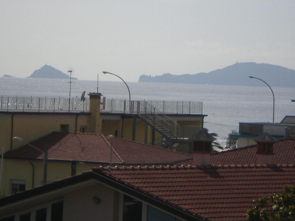Hotel Giulia Marina di Massa Dış mekan fotoğraf