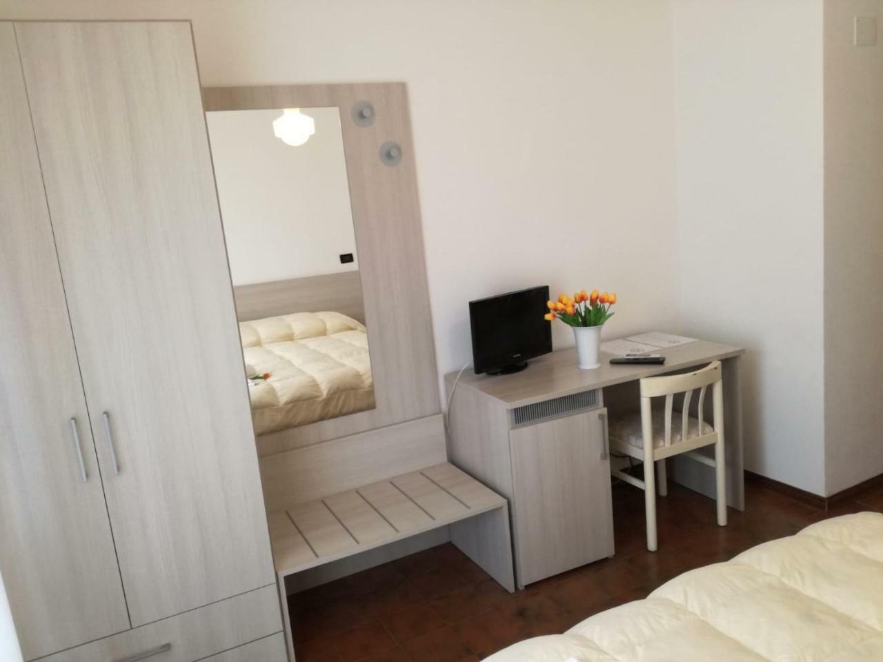 Hotel Giulia Marina di Massa Dış mekan fotoğraf
